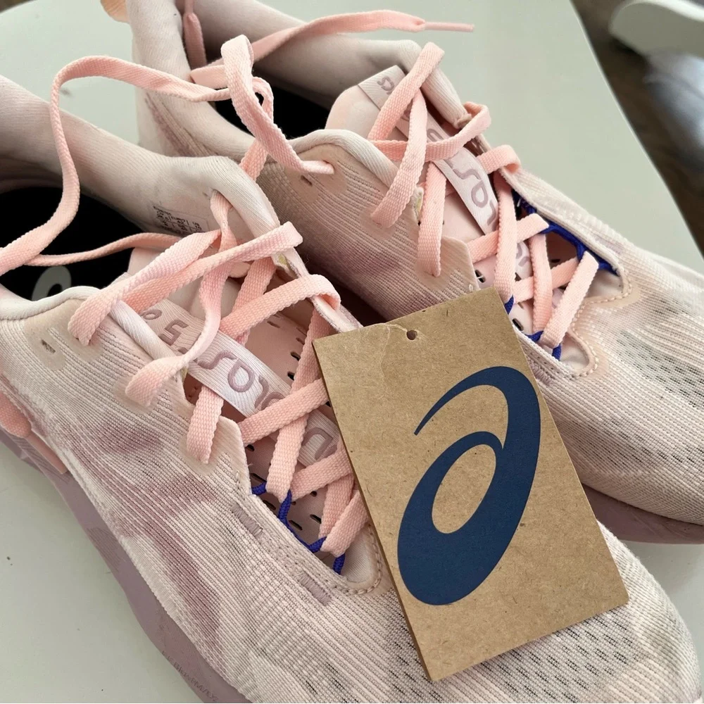 *New* ASICS Novablast 5 Pearl Pink - Picture 4 of 6
